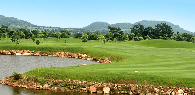 Narai Hill Golf Resort & Country Club clubhouse and facilities - Thailand golf