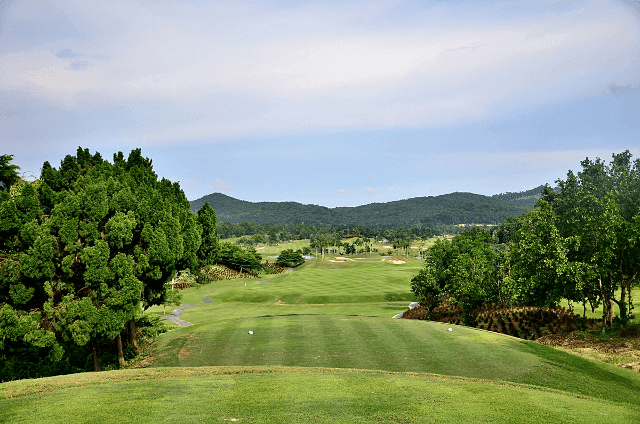 St Andrew 2000 course scenery - book golf tee time Thailand