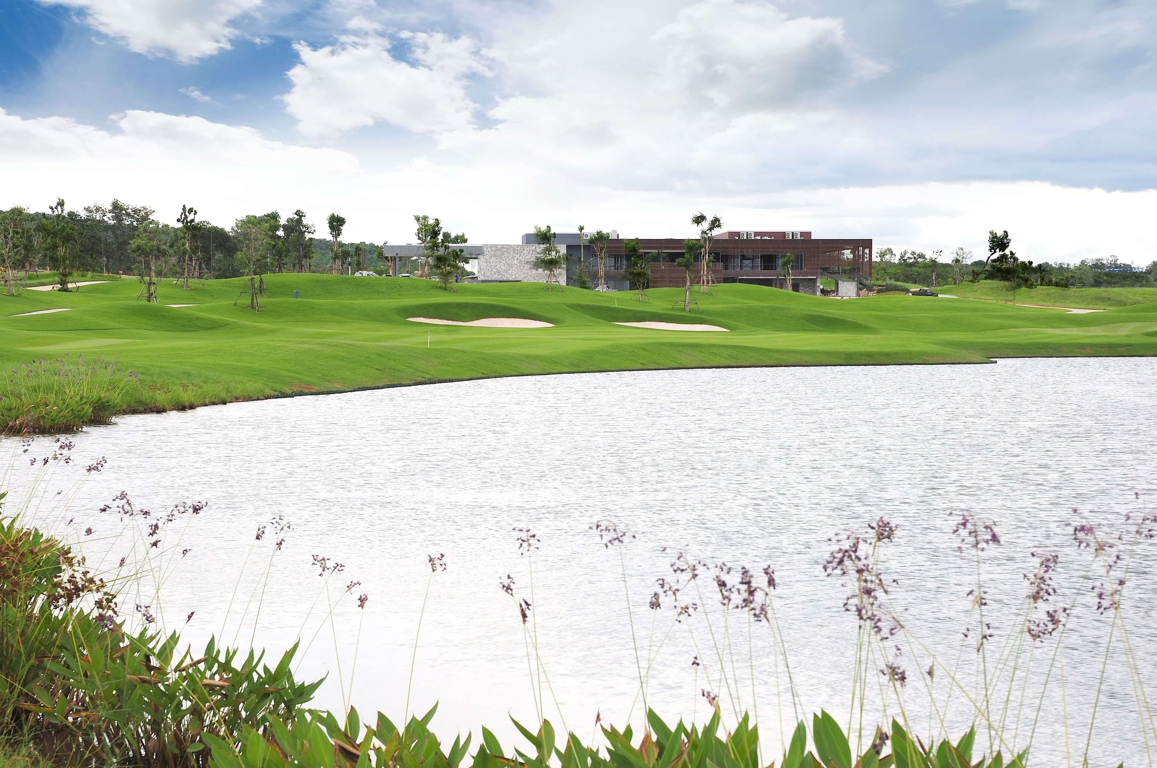 Siam Country Club Waterside clubhouse and facilities - Thailand golf