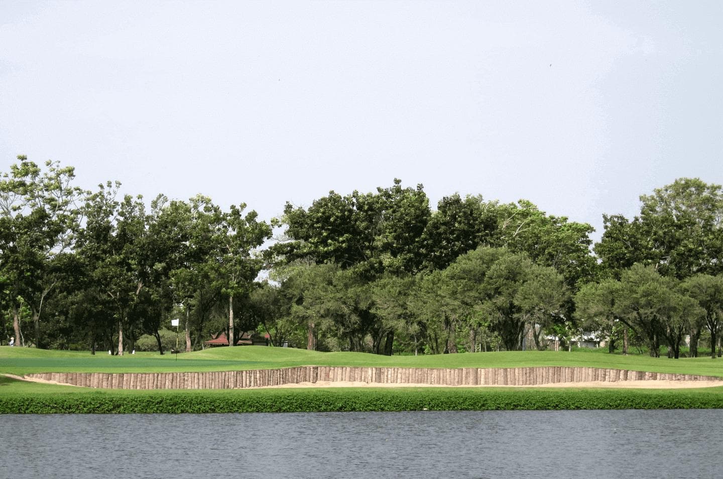 Green Valley Country Club clubhouse and facilities - Thailand golf
