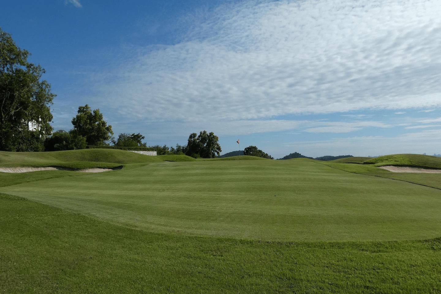 Burapha Golf and Resort clubhouse and facilities - Thailand golf