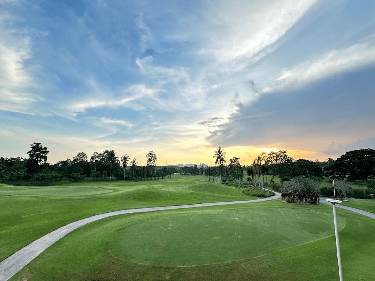 Pattaya Country Club clubhouse and facilities - Thailand golf