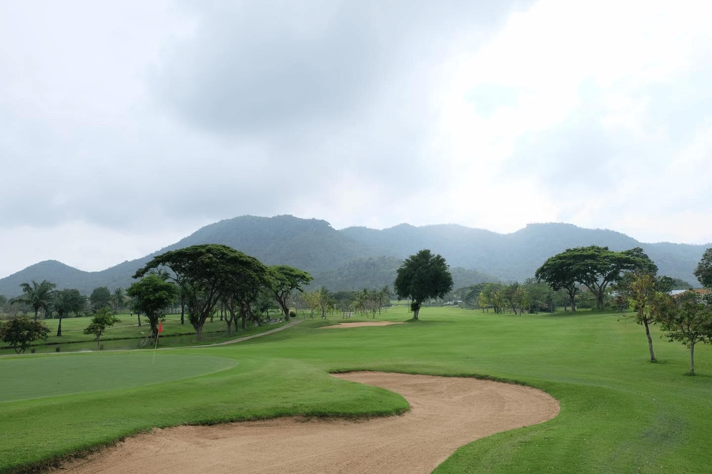 Palm Hills Golf Club And Residence course scenery - book golf tee time Thailand