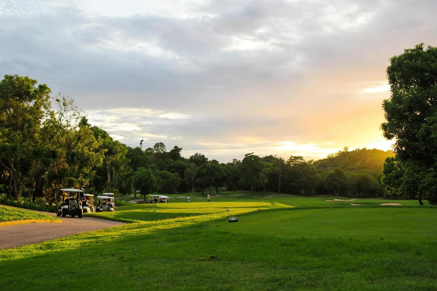 Laem Chabang International Country Club clubhouse and facilities - Thailand golf