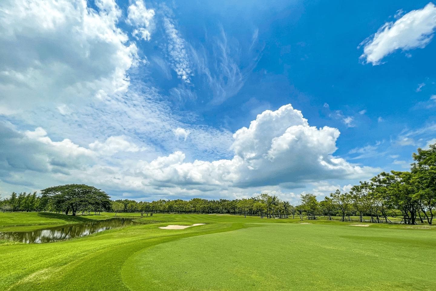 Kabinburi Sport Club clubhouse and facilities - Thailand golf