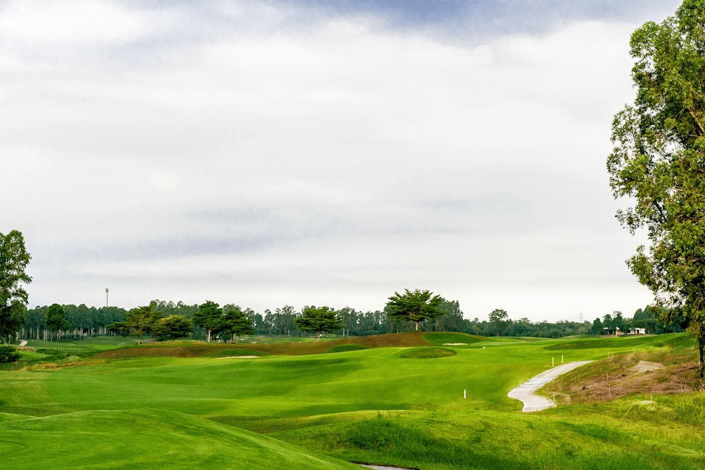 Bangsai Country Club course scenery - book golf tee time Thailand
