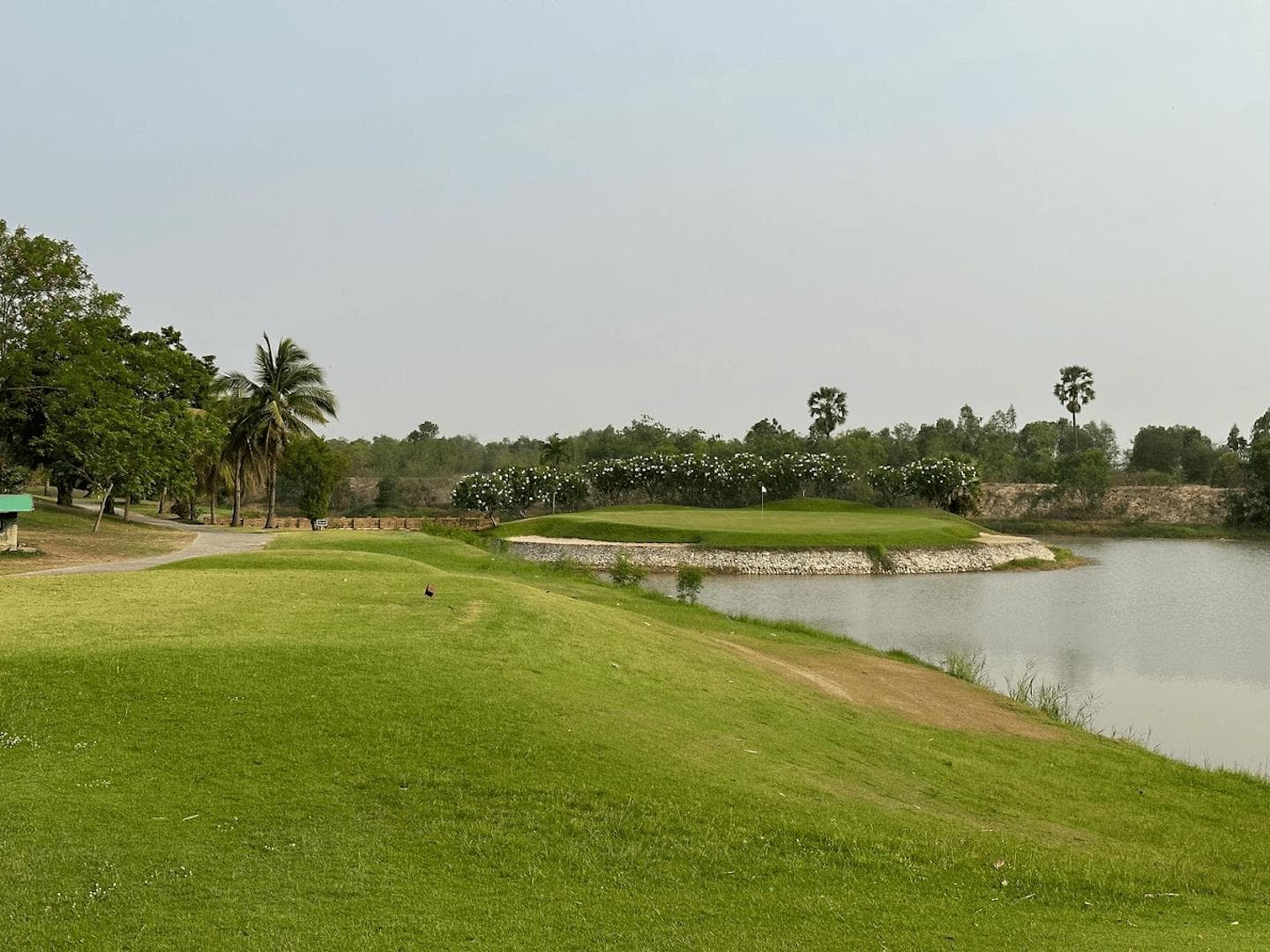 Dancoon Golf Club clubhouse and facilities - Thailand golf