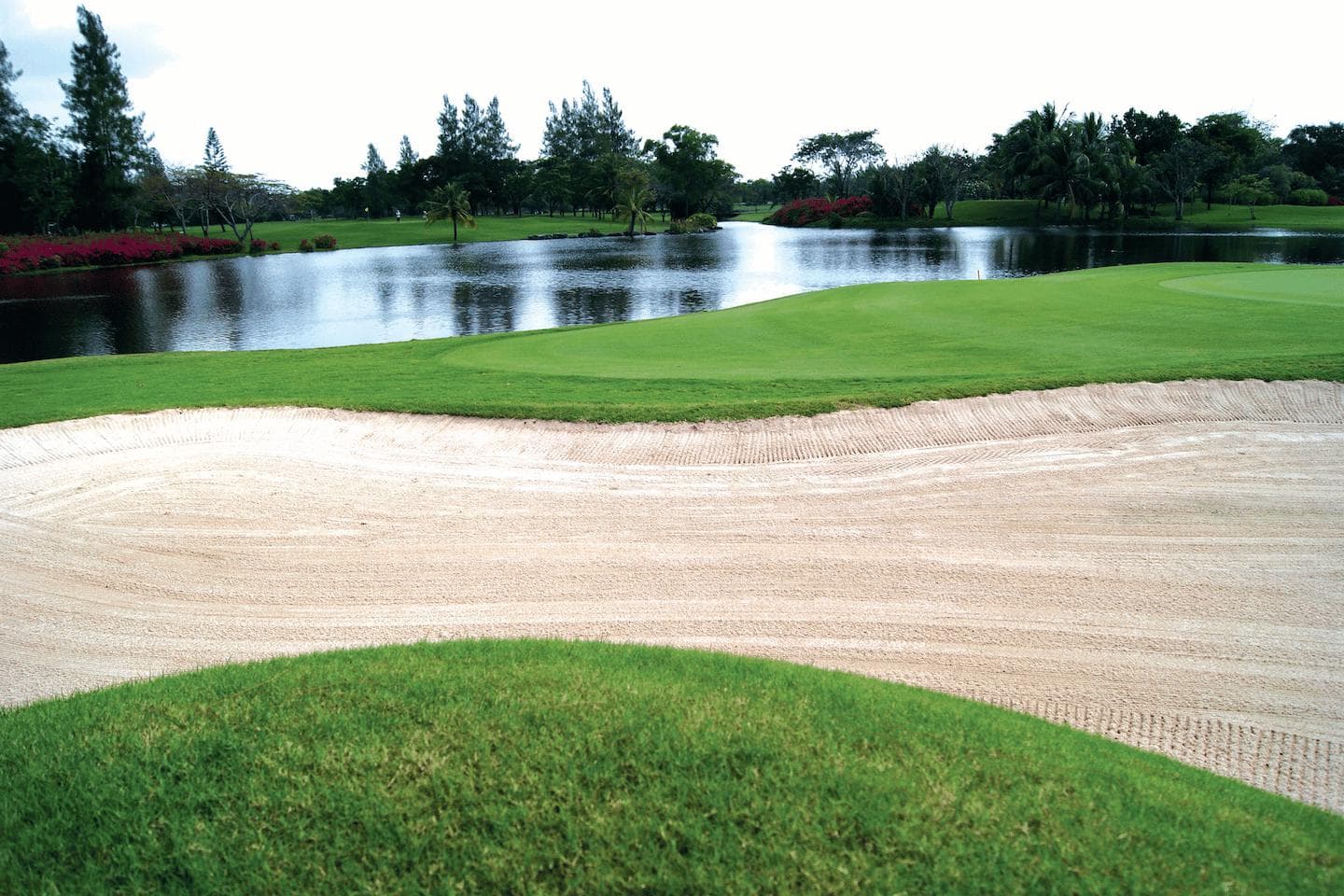 The Vintage Club clubhouse and facilities - Thailand golf