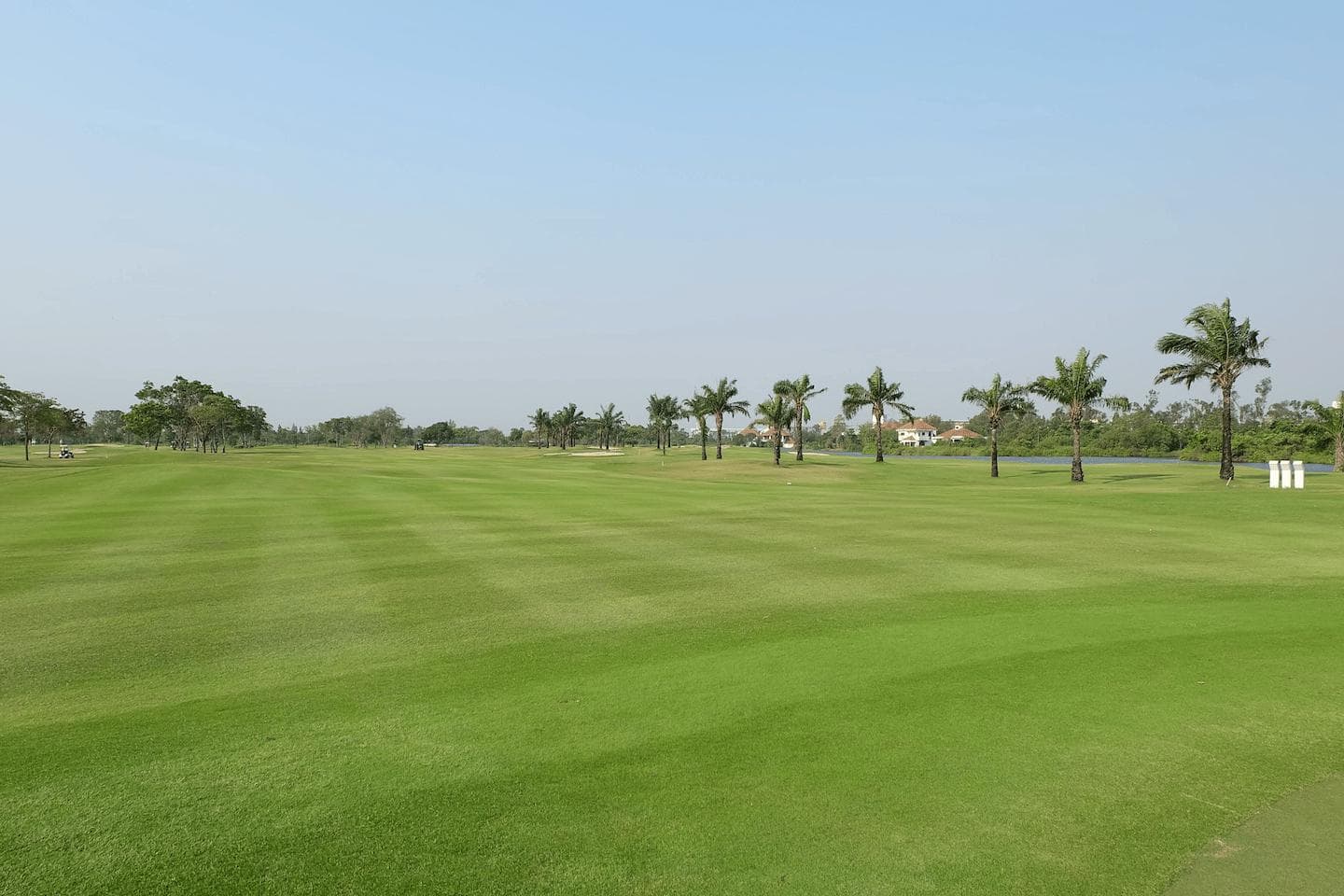 Bangpoo Golf and Sport clubhouse and facilities - Thailand golf