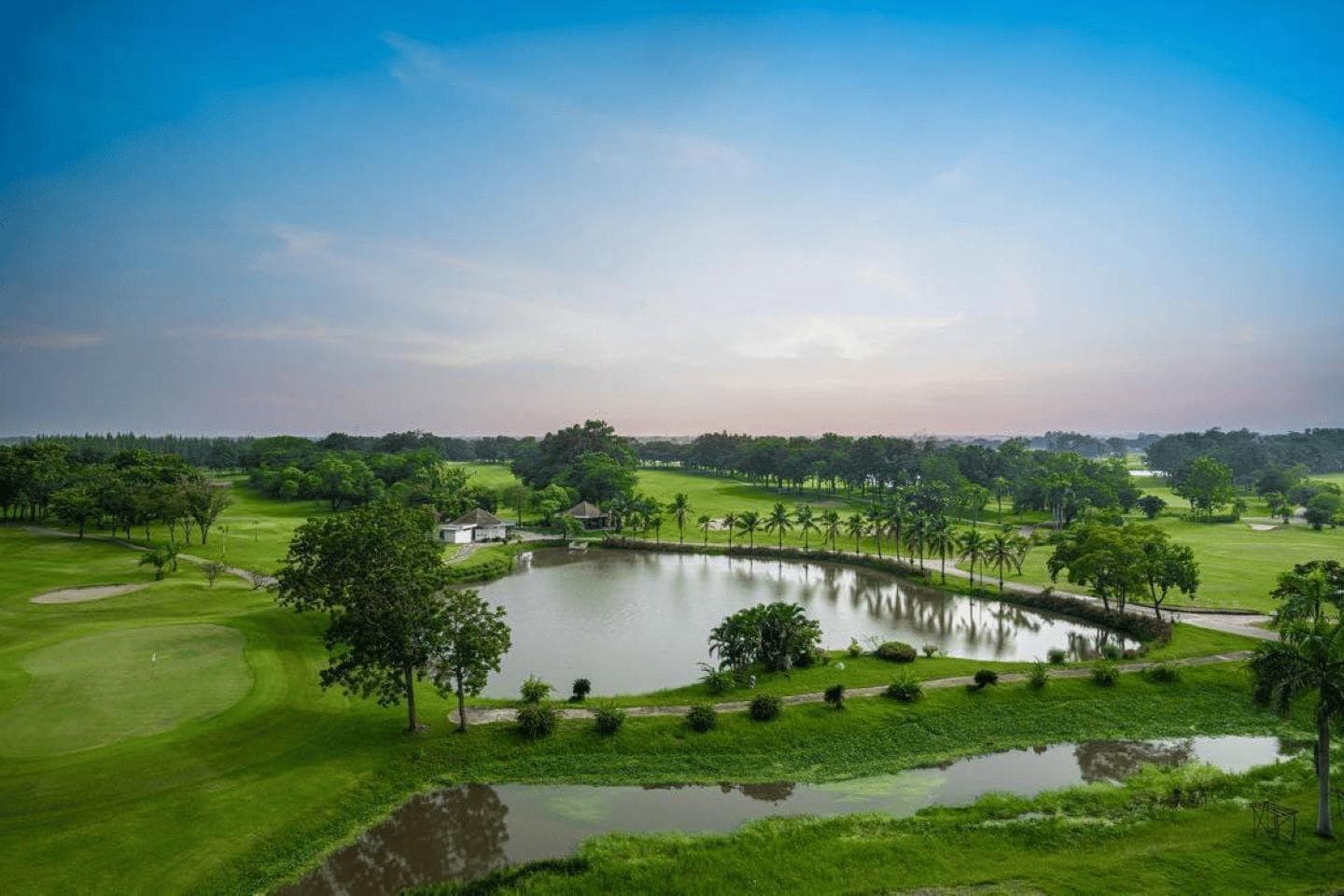 Uniland Golf & Country Club clubhouse and facilities - Thailand golf