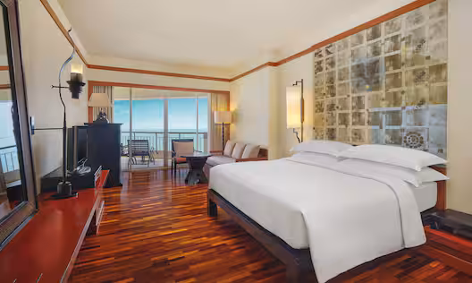 Discover Thailand golf experiences at HUA HIN 6D 5N x HILTON HUAHIN RESORT & SPA