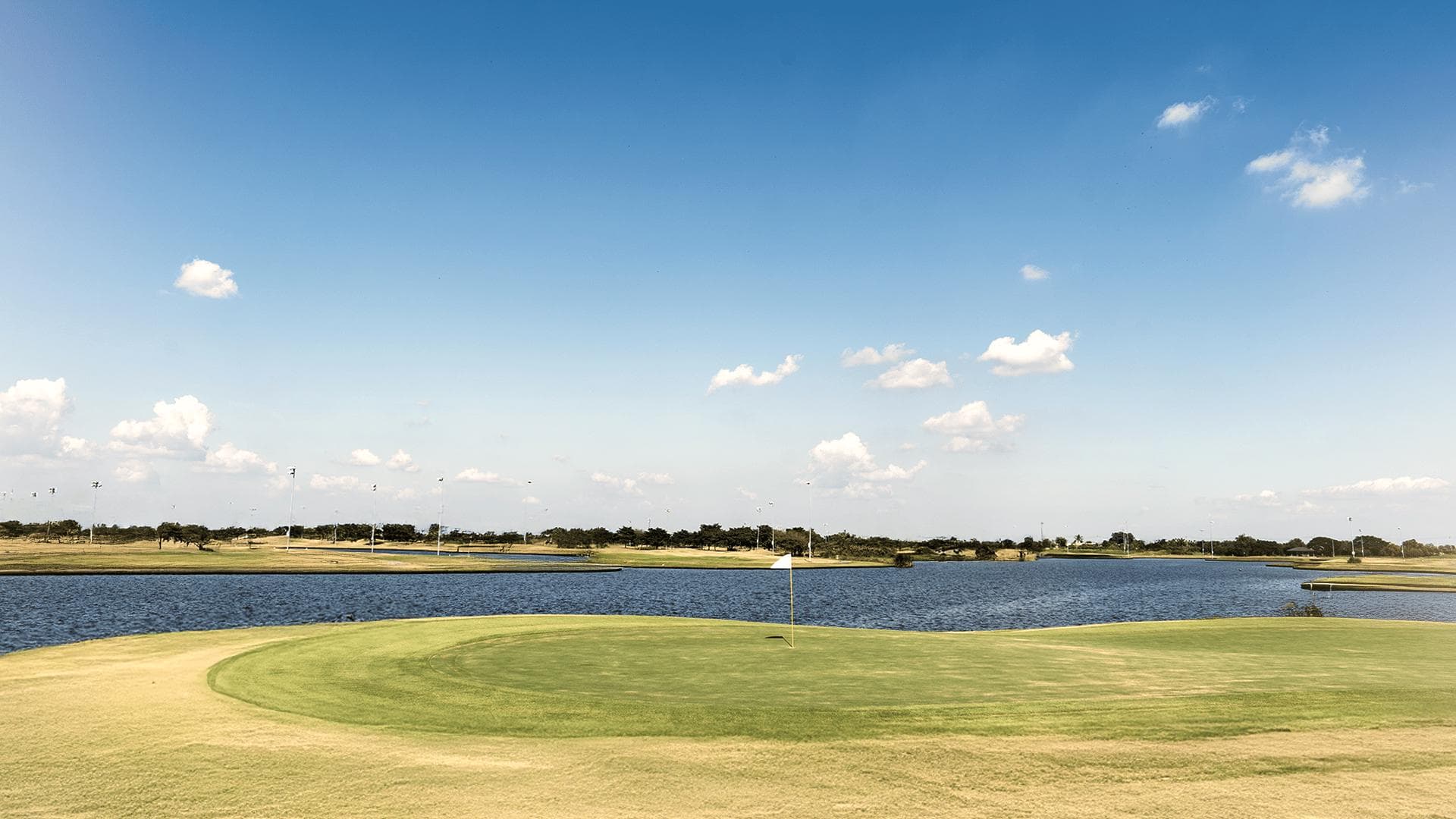 Silverlake Links Golf Club clubhouse and facilities - Thailand golf