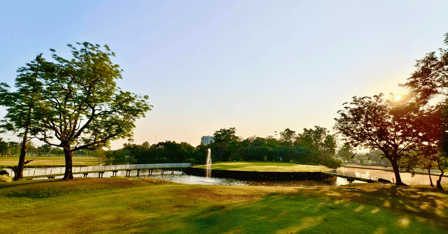 Royal Thai Army Golf Course clubhouse and facilities - Thailand golf