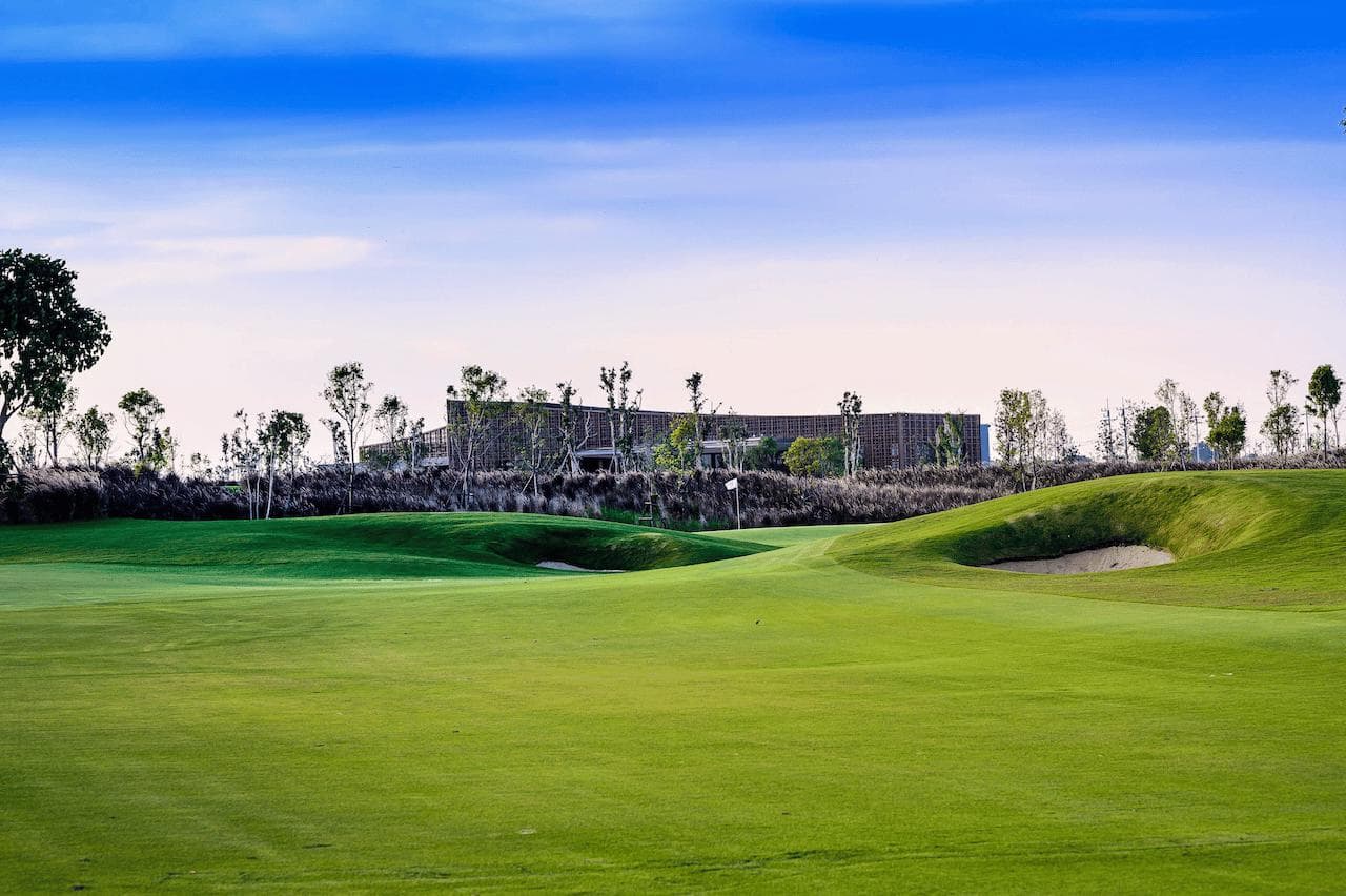 Siam-Country-Club-Bangkok-Fairway-Green-Hill