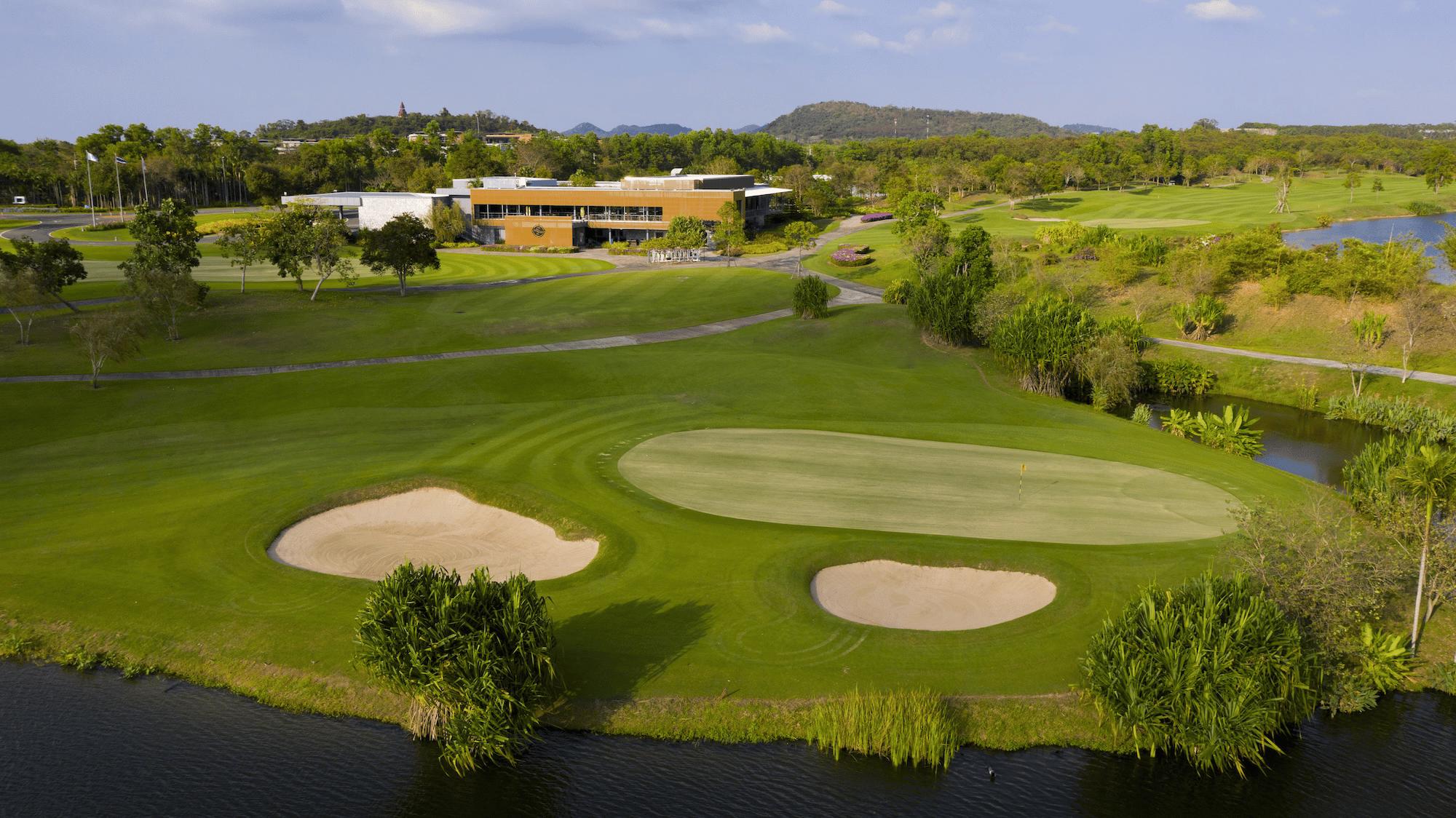Enjoy golf experiences at The Signature Experience : Siam Country Club Waterside