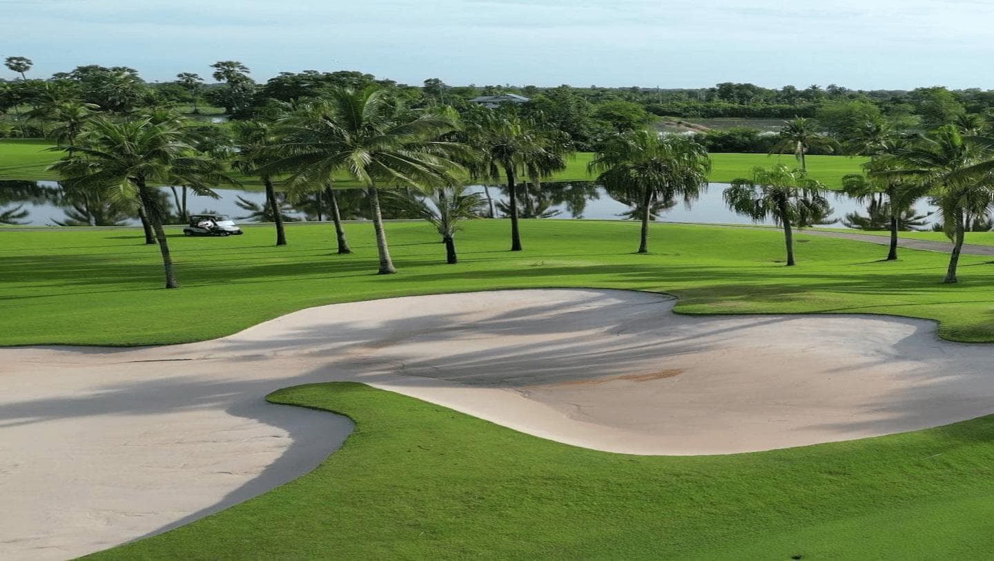 Suwan Golf & Country Club clubhouse and facilities - Thailand golf