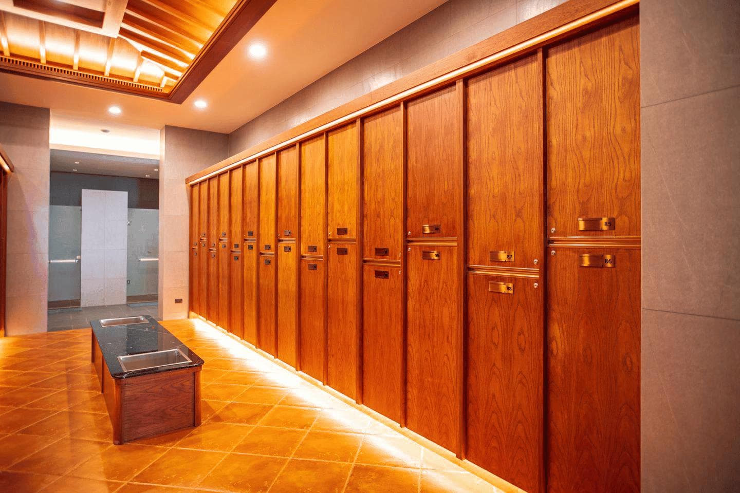 The Wangnoi clubhouse and facilities - Thailand golf