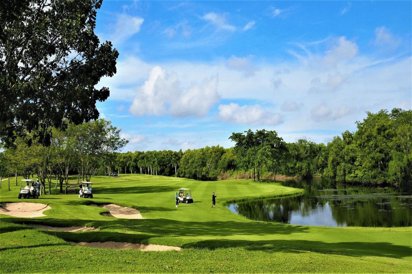 Lotus Valley Golf Resort course scenery - book golf tee time Thailand