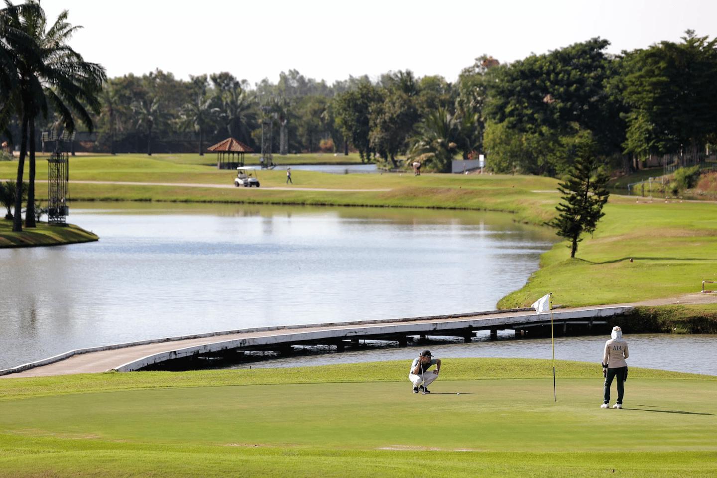 PINEHURST GOLF & COUNTRY CLUB