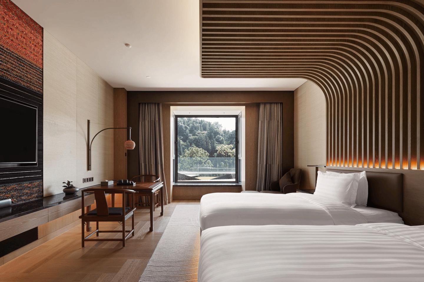 Luxury golf experience at KUNMING GOLF SPRINGCITY & YULONGWAN