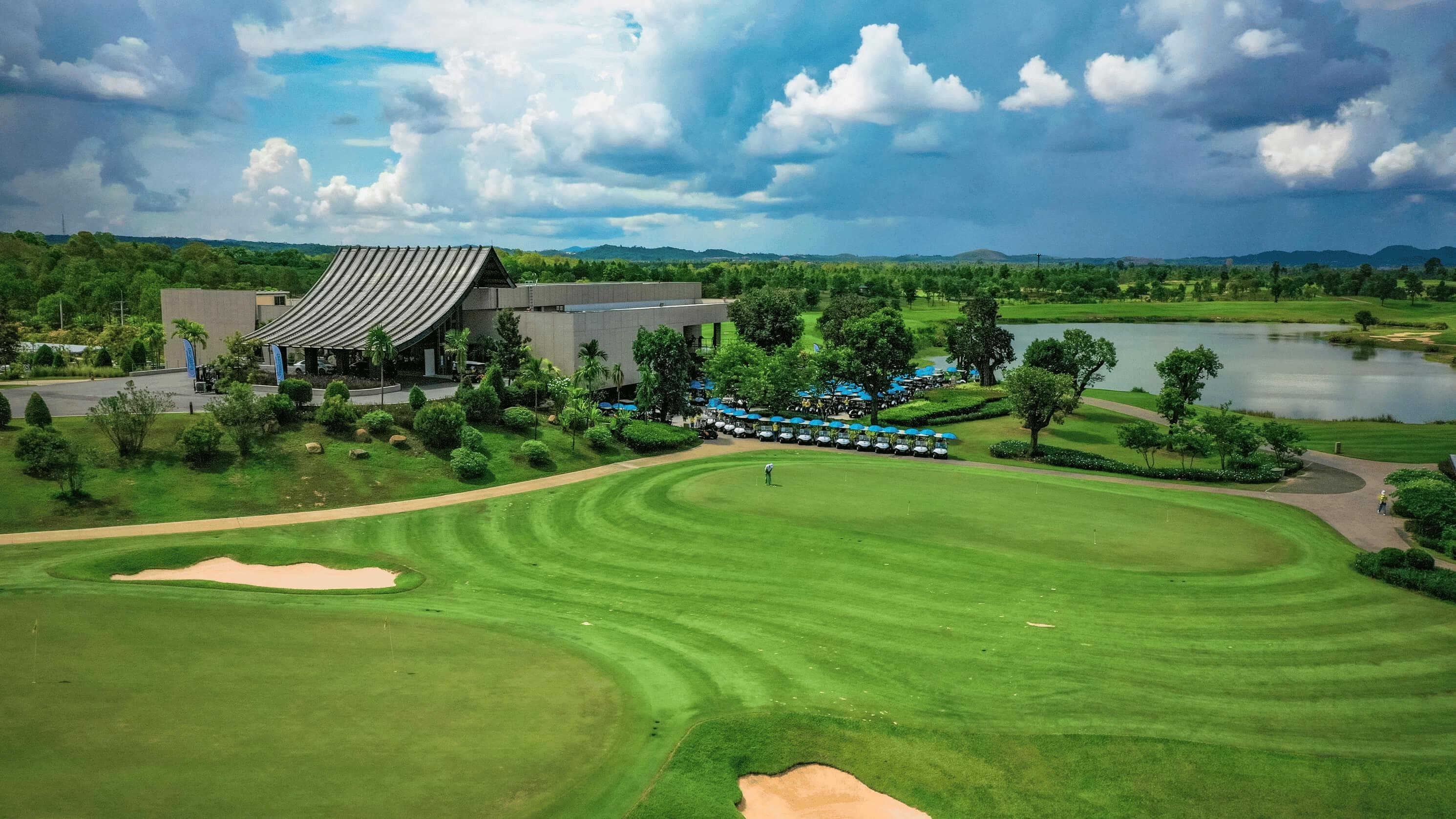 Explore golfing at The Signature Experience : Siam Country Club Rolling Hills