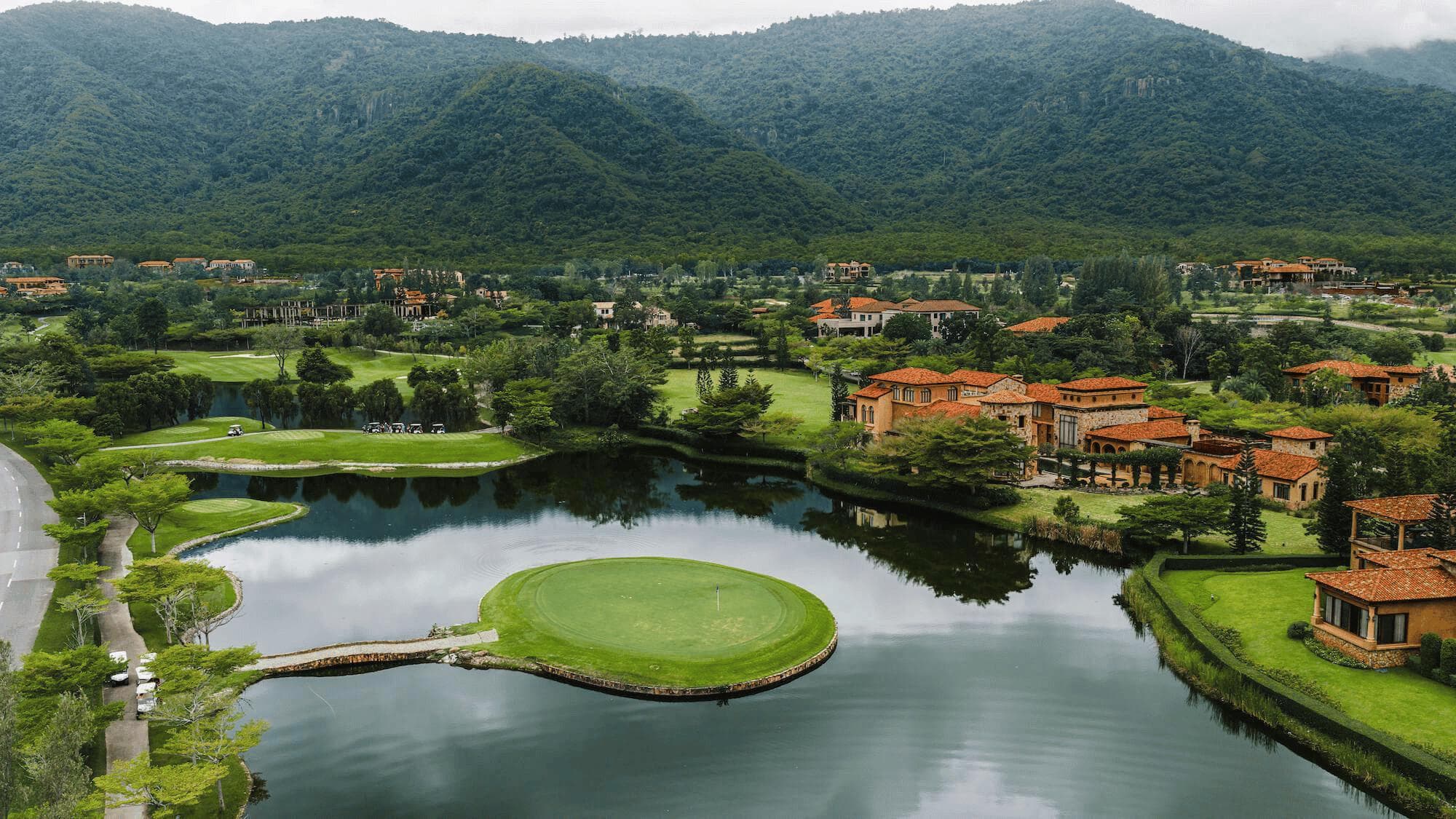 Luxury golf experience at Toscana Valley : Golf Day